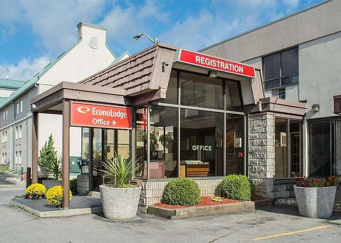 Econo Lodge By The Falls